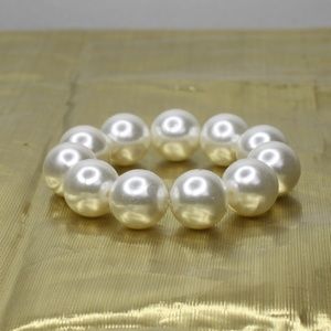 Large Pearl Bracelet